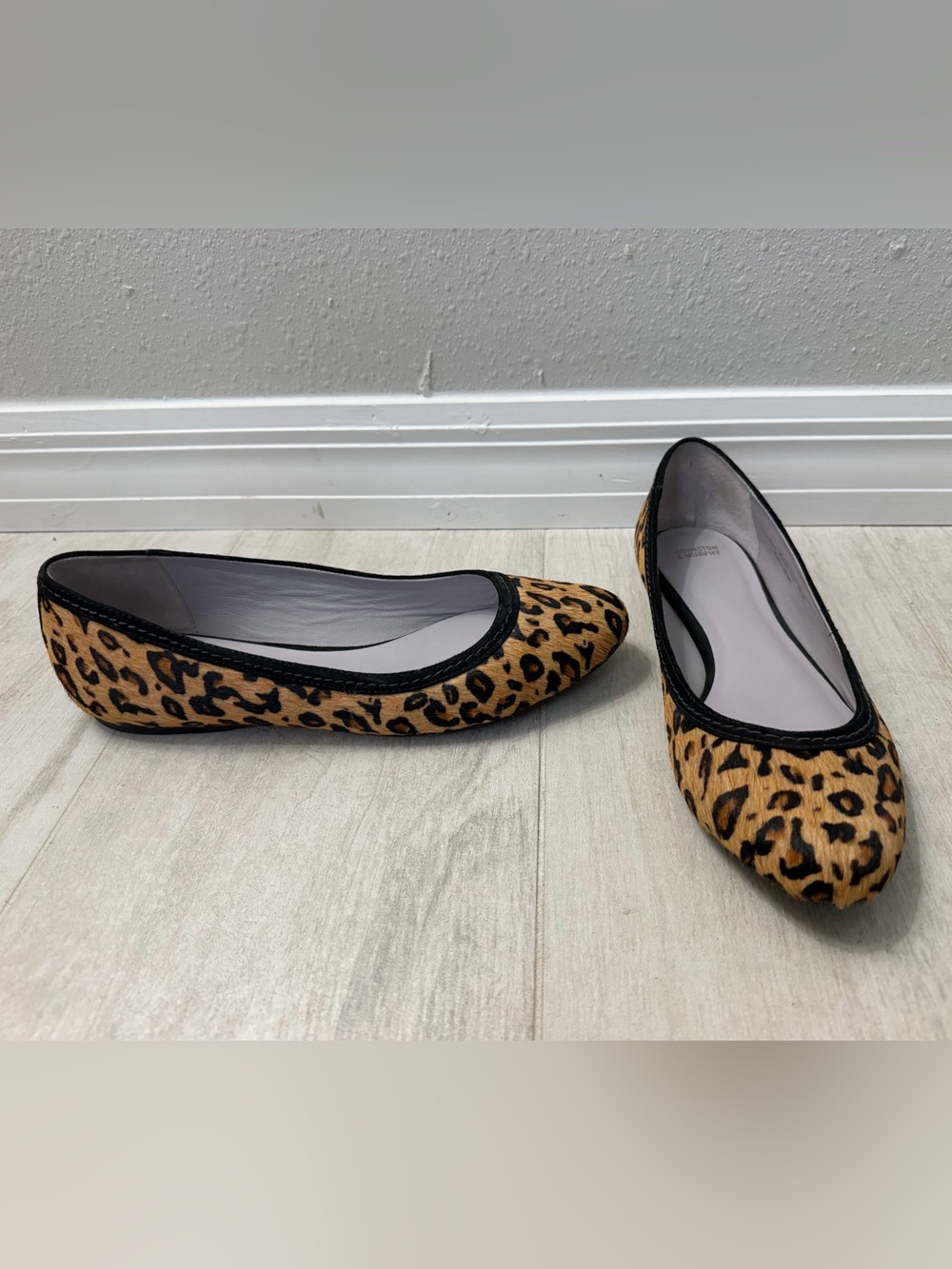 JOHNSTON & MURPHY Calf Hair Leopard Leather Ballet Flats 9.5M